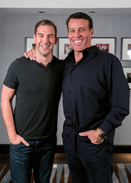 Tony Robbins: The Ultimate Guide to Financial Success and Happiness 
