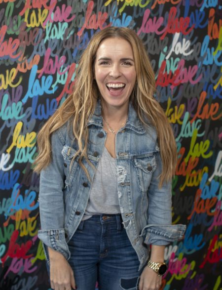Rachel Hollis: How to Build Confidence, Believe in Yourself and Become Your Best Self 