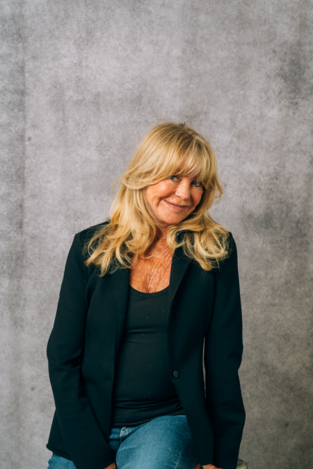 Goldie Hawn: Her 8-Year Journey in Combating Anxiety & Panic Attacks 
